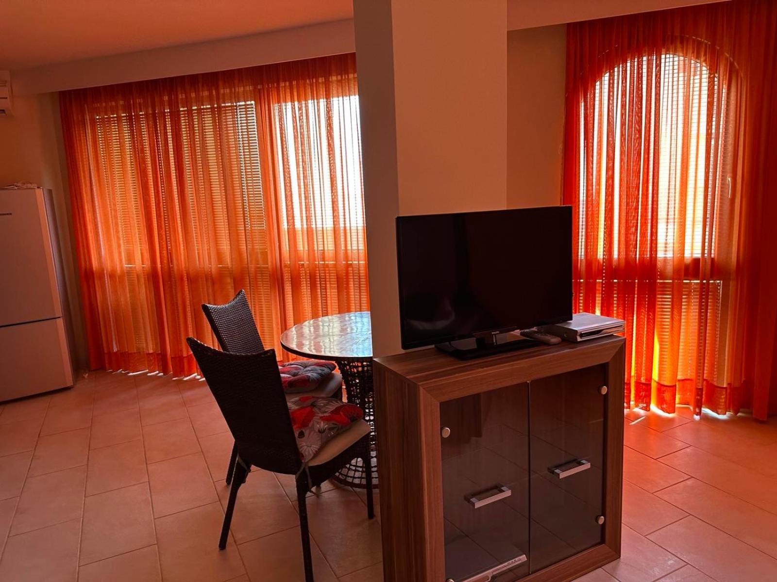 Апарт отель Oazis Vip Club Солнечный берег Экстерьер фото
